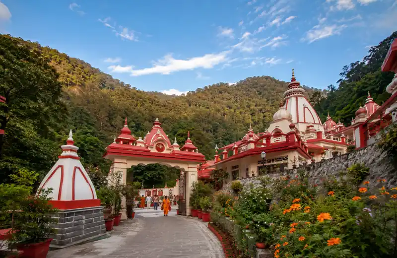 Himalayan temple setting for the Kainchi Dham visit guide