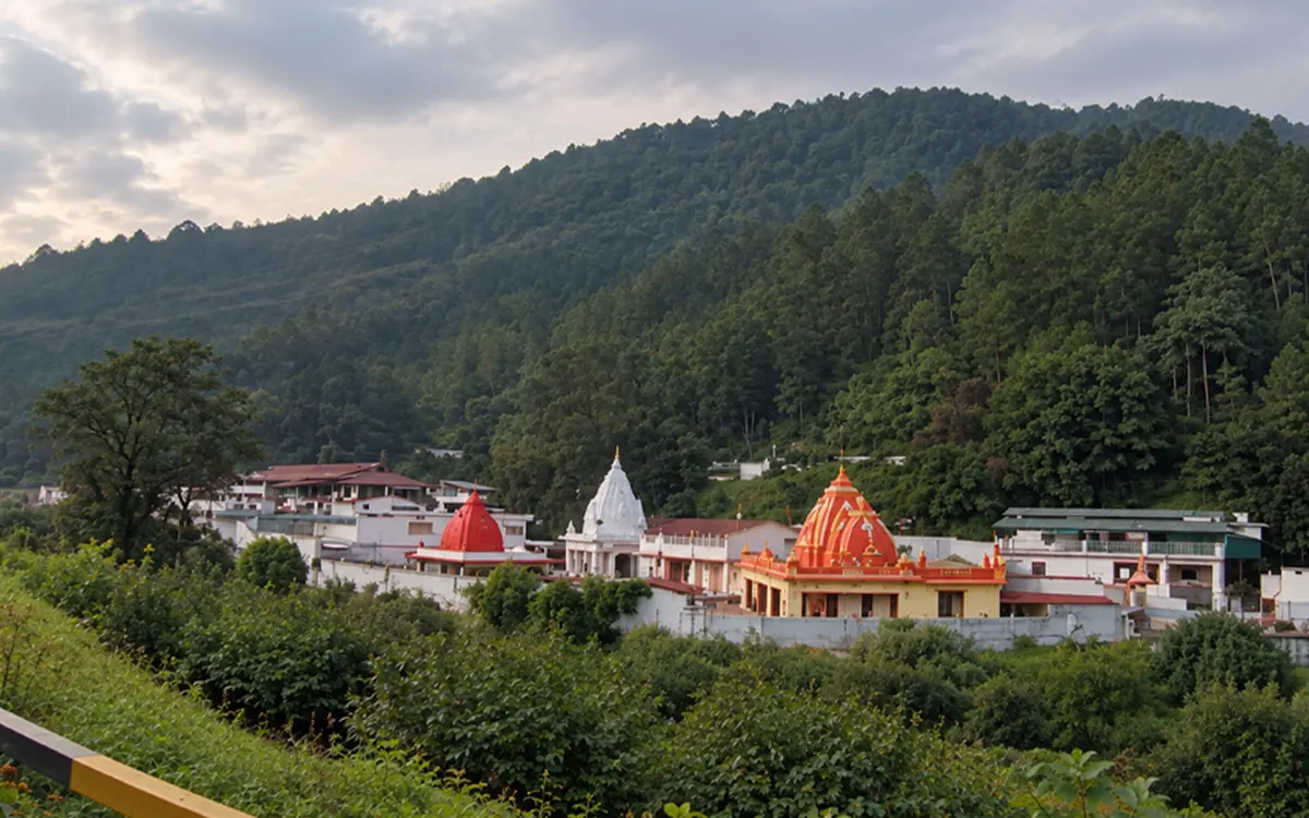 Kathgodam to Kainchi Dham by taxi – mountain road and travel scenery in Uttarakhand